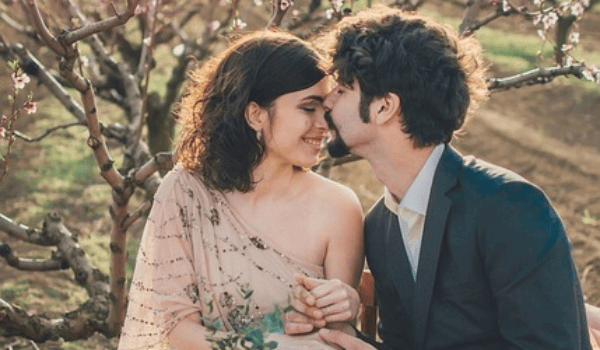 女子相亲自述跨国恋经历，被贴脸开大问到急