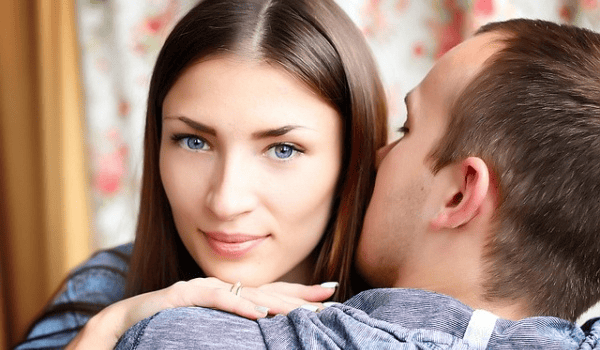 独处不等于孤独 伊对上每天几十万人在相亲