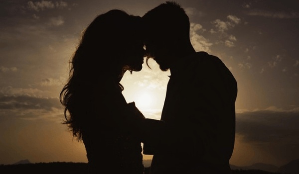 深圳36位男子女友是同一人，住同小区同一栋楼，评论区曝事件真相