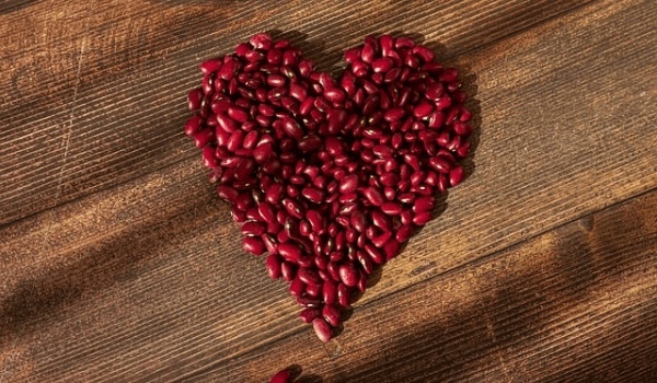 90后单亲妈妈相亲记：物质与情感的双重抉